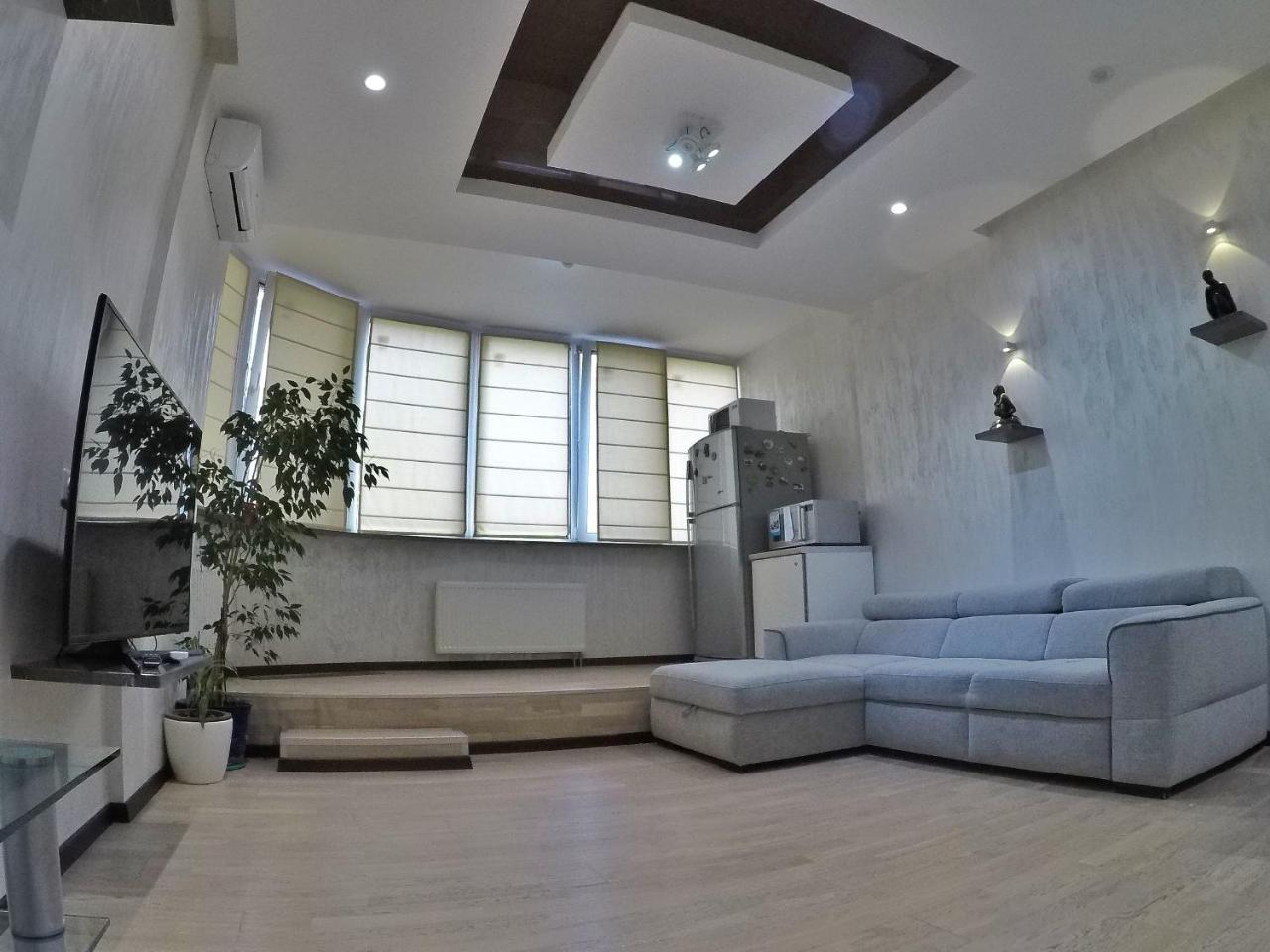 Apartment On Dragomirova Kiev Esterno foto