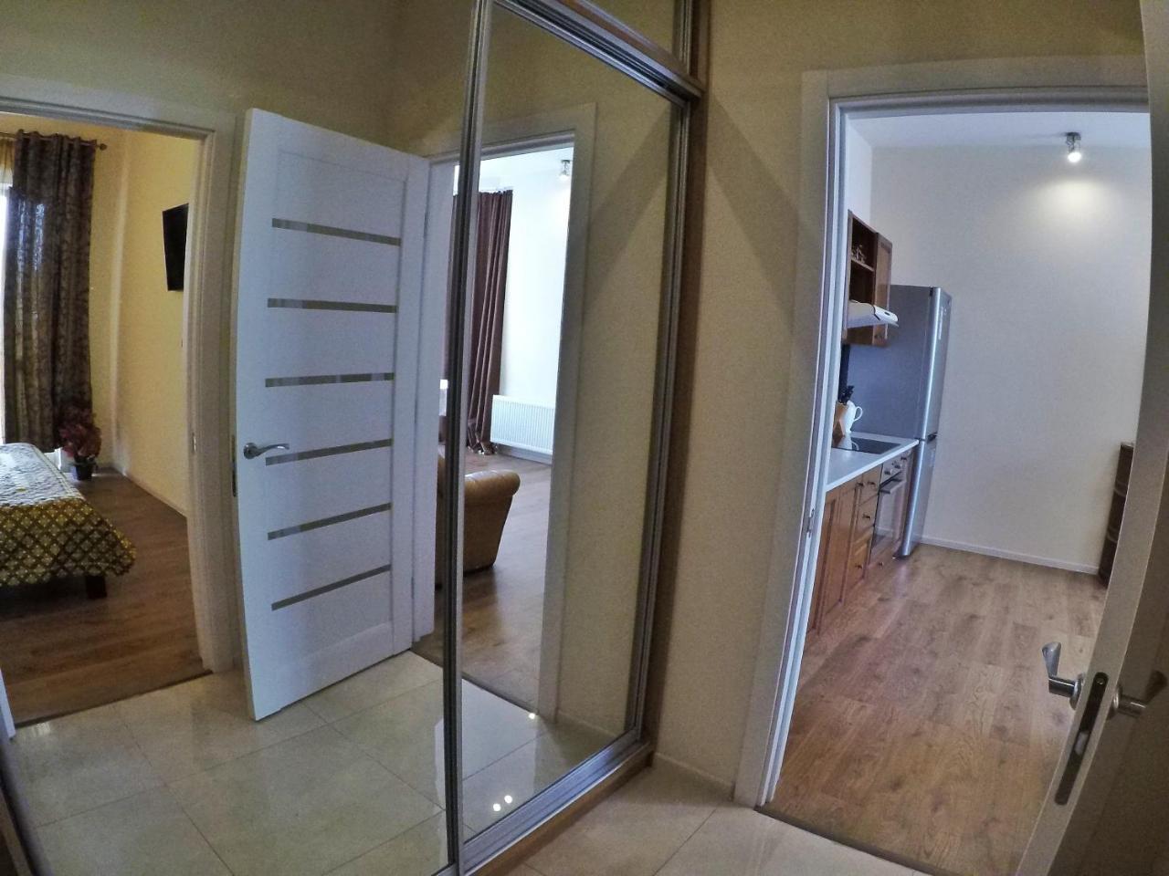 Apartment On Dragomirova Kiev Esterno foto